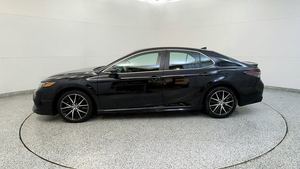 Toyota Camry SE FWD 2021, Sedán de Lujo, Llantas R18, Caja de Cambios Manual, Cámara Trasera Disponible, Nuevo, Gasolina/Eléctrico - Product Image 4