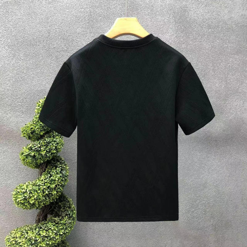 เสื้อสีดำ