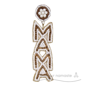 Orecchini pendenti fatti a mano Bonjour Namaste Mama perlata accento oro | Gioielli per la festa della mamma | Regalo personalizzato per mamme | Donna - Product Image 1