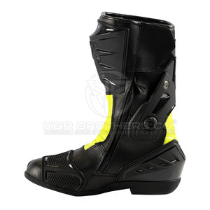 Cómodos zapatos deportivos de estilo para hombre para Paseo diario en moto con equipo de protección Nombre del equipo personalizado - Product Image 4