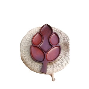 จานอาหารไม้เนื้อแข็งสีน้ำตาลเกรดพรีเมี่ยมจานผลไม้แห้งดีไซน์ใบไม้สำหรับรับประทานอาหาร - Product Image 1