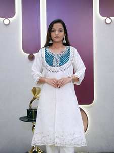 Collection exclusive Kurti pantalon en soie romaine pour le bureau et les tenues décontractées Ensemble Kurti pantalon dupatta pour femmes pour la vente à l'exportation - Product Image 4