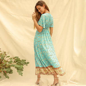 Haute qualité dernière vente en gros dames Kameez Shalwar Dupatta dernière conception coton soie pelouse 3 pièces costumes brodés toutes saisons - Product Image 3