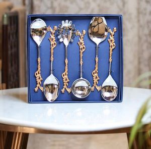 ชุดช้อนเสิร์ฟพร้อมงานศิลปะที่เรียบง่ายสวยงามสำหรับงานปาร์ตี้ - Product Image 1