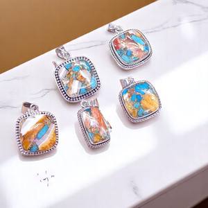 Pendentif multi-formes en turquoise d'huître en argent sterling 925 avec lunette sertie de pierres précieuses fines Cadeau pour les femmes Superbe vente en gros - Product Image 3