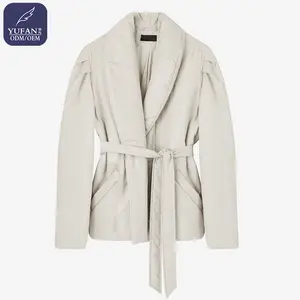 Yufan Profissional Personalizado Inverno Terno Down Jacket Belt Design Down Light Grey Senhoras Down Jacket