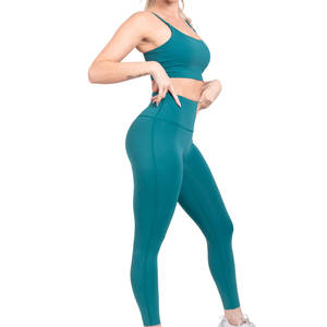 Conjunto Deportivo de Yoga para Mujer, Estilo Moderno, Logotipo Frontal Sólido, Secado Rápido, Transpirable, Spandex/Poliéster, 2 Piezas, Venta al Por Mayor, Hecho en Pakistán - Product Image 3