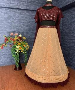 Nueva colección de tendencias Diseñador Lehenga Mujeres y niñas usan ropa de fiesta Lehenga Choli con blusa en ropa al por mayor - Product Image 2