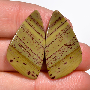 Cabochons d'opale éthiopienne naturelle rose-rougeâtre, ovale, taille radiant, polie, de qualité designer, pour bijoux élégants - Product Image 1