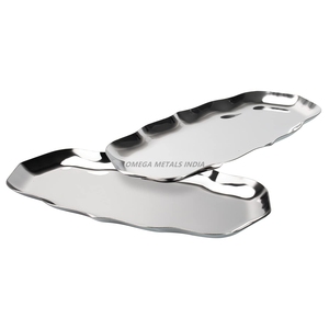 Plateau de service rectangulaire argenté de meilleure qualité avec des bords incurvés élégants et une finition polie, idéal pour un divertissement élégant - Product Image 1