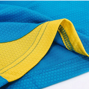 Conjunto de Uniforme de Baloncesto Personalizado Azul y Amarillo, Cuello en V, Sin Mangas, Malla Transpirable, Pantalones Cortos con Cintura Elástica, Unisex para Adultos, 100% - Product Image 3