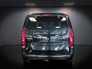 Pulito usato 2020 <span class=keywords><strong>Toyota</strong></span>-<span class=keywords><strong>Proace</strong></span> City automatico Diesel 4 cilindri Euro6 5 posti 131hp auto usate pronte per l'esportazione in tutto il mondo - Product Image 6