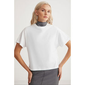GRIMELANGE Lottie Camiseta Básica de Manga Corta para Mujer, 100% Algodón Orgánico, Corte Regular, Cuello Redondo - Product Image 1