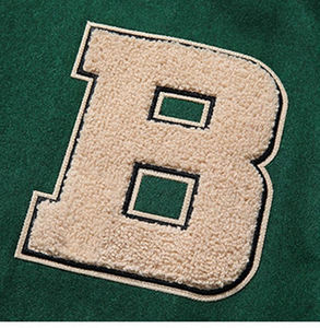 Chaqueta Varsity Personalizada OEM para Equipo, Chaqueta Bomber de Invierno de Alta Calidad con Parches de Camuflaje, Cuello Alto, Estilo Universitario de Béisbol para Hombre - Product Image 4