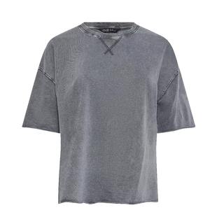 T-shirts pour femmes délavés à l'acide de grande taille personnalisés de haute qualité pour femmes, en coton respirant avec devant respirant et un service OEM durable - Product Image 4