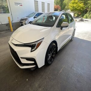 Toyota Corolla 1.5L Luxe Euro VI Berline d'occasion 2023 – Excellentes performances, nouveaux phares LED multifonctions, 4 caméras, boîte automatique – À vendre - Product Image 1