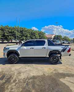 Precio perfecto Toyotta Hilux Double Cab Bastante usado Left Right Hand Drive Pedido a granel disponible - Product Image 1