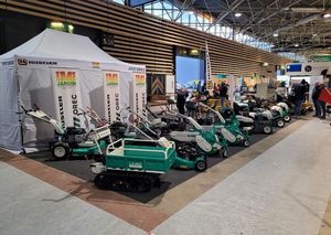 OREC Industrial Grade 4-Stroke Lawn Mower with 127CC Engine 100L Grass Box & 650W Power - Product Image 3