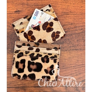 กระเป๋าใส่บัตรเครดิตหนังวัวแท้พรีเมี่ยมสำหรับผู้หญิงกระเป๋าเงินมินิมอลขนาดเล็กผมพิมพ์ลายเสือดาวทำด้วยมือ - Product Image 1