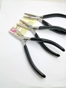 Alicates profesionales para extensiones de cabello, logotipo personalizado, agarre de goma Fomic negro, la mejor extensión de cabello, alicates de microapertura y cierre de cabello - Product Image 2