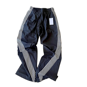 Nouveau pantalon de survêtement unisexe en nylon imperméable à jambe large, style ample, rayures incurvées, respirant, grande taille pour homme - Product Image 3