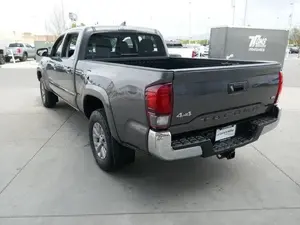 Toyota Tacoma SR5 2018 - Product Image 5