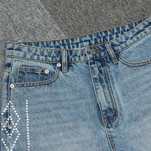 Pantalones cortos vaqueros desgastados cortos con diamantes de imitación y logotipo bordado personalizado al por mayor para hombre - Product Image 5