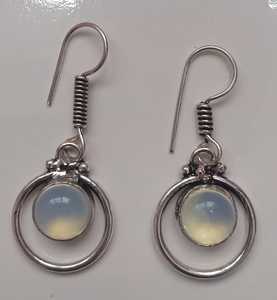 Boucles d'oreilles créoles en laiton oxydé allemand faites à la main de bonne qualité avec pierre colorée, bijoux de mode bohème, vente en gros depuis l'Inde - Product Image 2