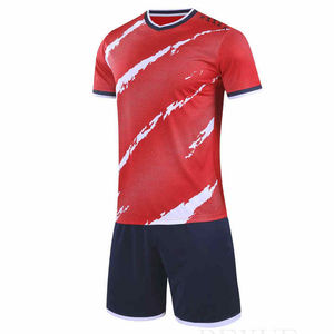 Uniforme de fútbol sublimado personalizado para hombre, camiseta transpirable de secado rápido y pantalones cortos, tela ligera que absorbe la humedad, logotipo del equipo - Product Image 3