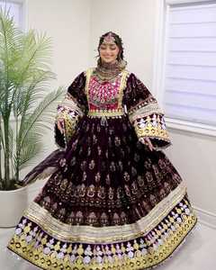 Robe banjara vintage afghane pour femmes, nouveau style Kuchi à la mode, broderie à la main, décoration en dentelle, taille naturelle - Product Image 4