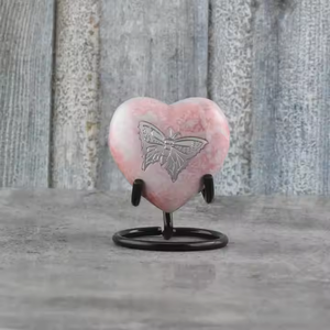 Urnas de recuerdo asequibles Urna de recuerdo de cremación de metal grabada con mariposa única hermosa a precio razonable con la mejor calidad - Product Image 1