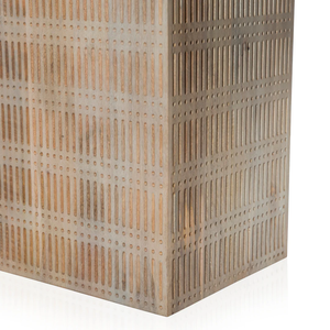 Mesa de Comedor de Madera de Mango Maciza Hecha a Mano con Acabado Antiguo de Tallado Lineal Moderno que Resalta la Textura, con Capacidad para 6-8 Personas - Product Image 5