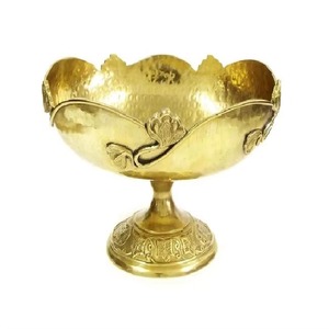 Frutero de metal real con base, que captura la esencia de la simplicidad hecha bien, combinando belleza y utilidad. - Product Image 6