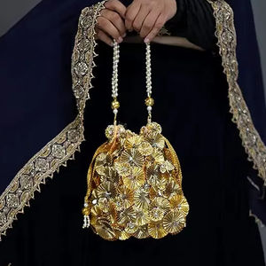 Bolso Potli con bordado Gota hecho a mano para mujer, bolso Potli a juego con traje pakistaní para mujer, regalo para bodas y Sangeet. - Product Image 1