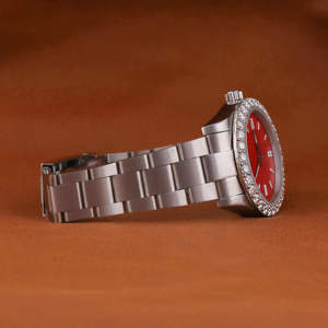 Reloj de Pulsera de Alta Calidad con Bisel de Acero Inoxidable, Esfera de Cristal, Esfera Roja Claro Personalizada, Estilo Hip Hop, con Diamantes Moissanite - Product Image 2