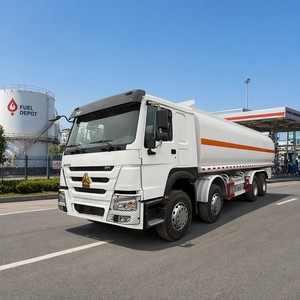 Camión Cisterna de Combustible Usado Howo Sinotruk 6x4 8x4 371hp 375hp de Acero al Carbono 20m3, Vehículo de <span class=keywords><strong>Transporte</strong></span> Logístico Personalizable - Product Image 1