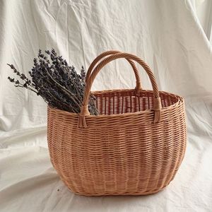 Cesta de mimbre bellamente hecha a mano con tejido intrincado que ofrece un aspecto sofisticado para un almacenamiento y exhibición elegantes - Product Image 6