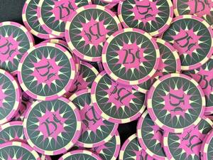 Plateau de jetons de poker en céramique multicolores personnalisable de 10g 40mm avec logo personnalisé pour utilisation au casino - Product Image 4