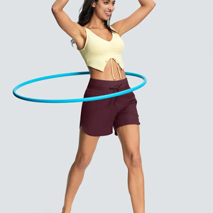 Pantalones cortos para correr atléticos reflectantes que absorben la humedad para mujer Ropa de entrenamiento informal ecológica para salón o gimnasio - Product Image 4