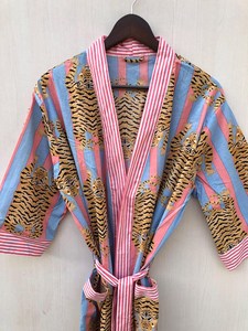 Robe kimono en coton imprimé à la main Tiger, robe de bain douce, robe enveloppante, vente en gros au meilleur prix - Product Image 3