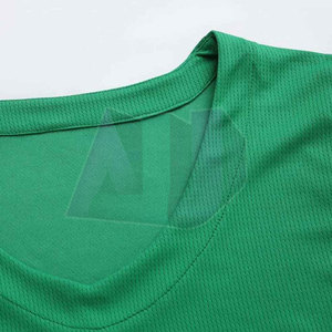 Uniforme de Baloncesto de Talla Grande Hecho de Poliéster 100% Transpirable Diseñado para Mantener a los Jugadores Frescos y Secos Durante Partidos Intensos - Product Image 4