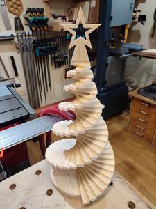 Decoración Navideña de Madera Hecha a Mano, Ecológica y Personalizada de Alta Calidad, Tamaño y Forma Personalizables, Hecha de Madera de Cerezo - Product Image 5