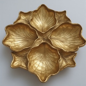 Assiette de chargeur de serveur de fruits secs en aluminium et verre de qualité supérieure finition or polie artisanale décoration de maison de luxe salle à manger élégante - Product Image 5