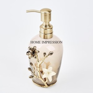 Acabado totalmente plateado, textura martillada pulida brillante con flores, dispensador de jabón líquido de diseñador, accesorios de baño - Product Image 3