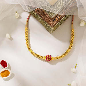 Collar de Oro Ratnavarna Thushi para Mujer - Joyería Coleccionable Cultural - Product Image 1