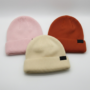 Ensemble de bonnets en tricot unisexe Glory Custom, bonnet en acrylique côtelé d'hiver avec revers plié, disponible en plusieurs couleurs unies - Product Image 5