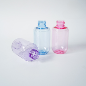 Botella PET OEM de 100ml con tapón de rosca, cápsula verde para tóner, champú para el cuidado de la piel - Product Image 3