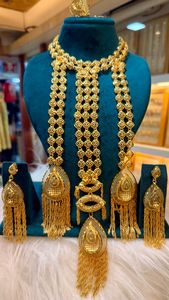 Dubai Vintage 24K chapado en oro conjunto de joyería de Bulgaria Material de cobre pendientes brazaletes peines broches - Product Image 4