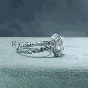 Bague de fiançailles halo en diamant de laboratoire taille ronde avec sertissage à griffes, argent 925 et accents en or rose pour femme - Product Image 2