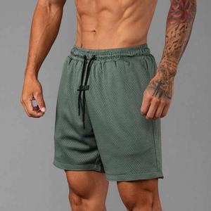 Vêtements de sport de basket-ball 100% coton personnalisés pour hommes, short en maille de style décontracté à motif unique pour l'entraînement et la course - Product Image 3